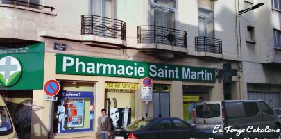 enseigne pharmacie decoupe laser plexi blanc2 fer Forge Catalane Cabestany