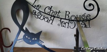 enseigne restaurant chat rouge barcares  2  fer Forge Catalane Cabestany