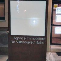 Porte publicite illumine led agence immo 2 fer Forge Catalane Cabestany