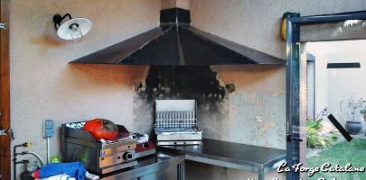 Hotte barbecue angle 4 fer Forge Catalane Cabestany