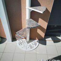meuble forme escalier  marche en marbre thermolaquage pied decoupe laser forge catalane