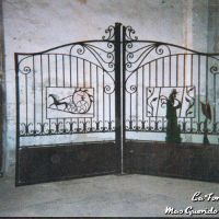 Portail  soubassement tole ouvrage entree atelier travail forge fer Forge Catalane Cabestany