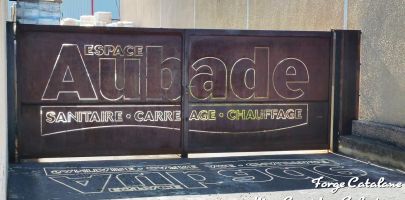 portail 2 vantaux enseigne decoupe laser groupe aubade cabestany forge catalane