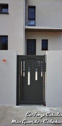 portillon decoupe laser fer rectangles verticaux fer Forge Catalane Cabestany
