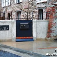 portillon fer avec boite aux lettres reception colis fer Forge Catalane Cabestany